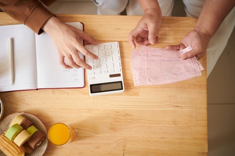 Calculating statutory family leave pay and family budget