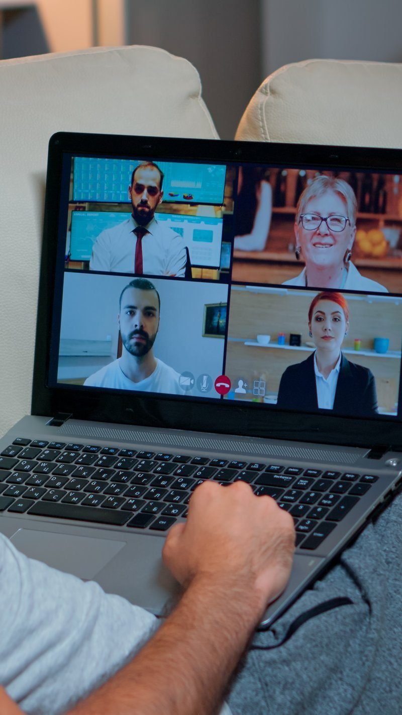Workplace Mediation: A Complete UK Guide 5 Online mediation session held over a video call