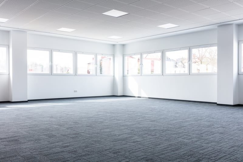 Performance Bonds: A Complete UK Guide 4 An empty office after contractor insolvency