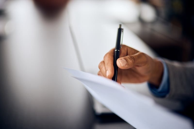 Staff Handbooks: A Complete UK Guide 2 Reviewing which staff handbook policies are contractual